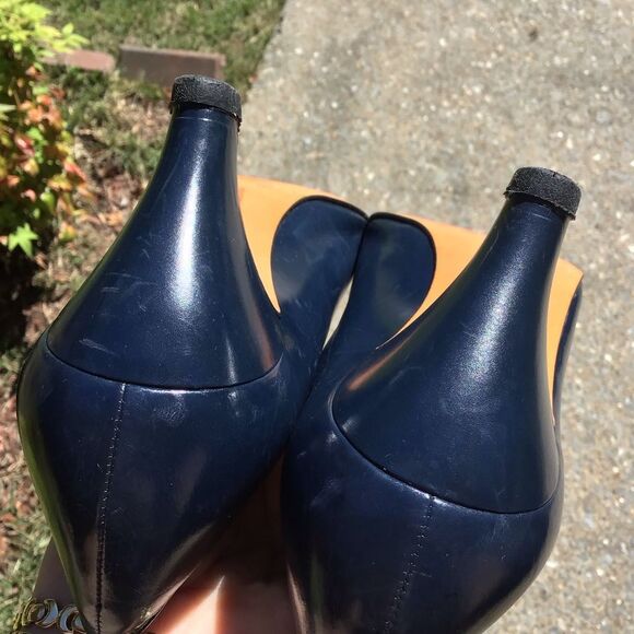 Vintage 1980s Salvatore Ferragamo Dark Blue Heels with Gold Detail - Picture 9 of 11